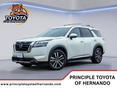 Used 2023 Nissan Pathfinder Platinum w/ Lighting Package (N93)