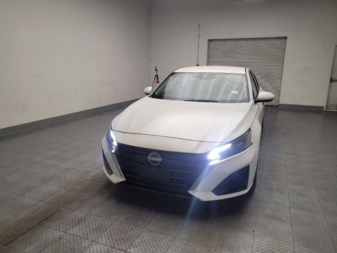 Used 2023 Nissan Altima 2.5 SV FWD image 15
