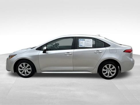 Used 2024 Toyota Corolla LE FWD image 4