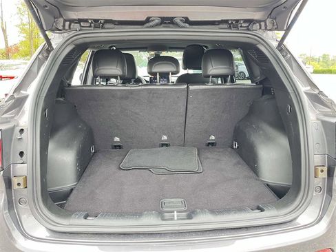 Used 2024 Jeep Compass Latitude image 9