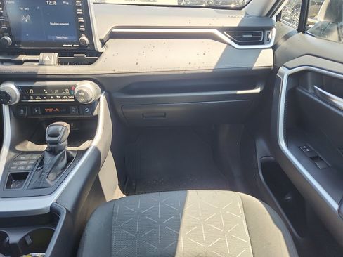 Used 2021 Toyota RAV4 XLE w/ Convenience Package AWD/4WD image 11