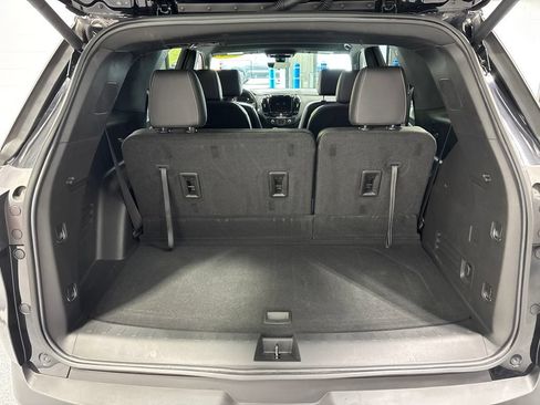 Used 2023 Chevrolet Traverse LT w/ LT Premium Package AWD/4WD image 51