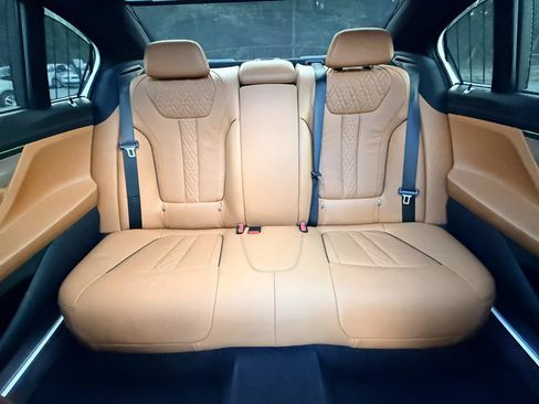 Used 2019 BMW 750i xDrive w/ Executive Package AWD/4WD image 29