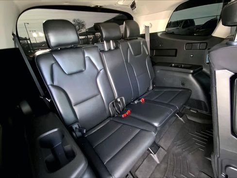 Used 2022 Kia Telluride EX w/ Towing Package AWD/4WD image 31