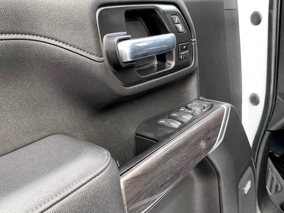 Used 2021 Chevrolet Silverado 3500 LTZ w/ LTZ Convenience Package AWD/4WD image 18