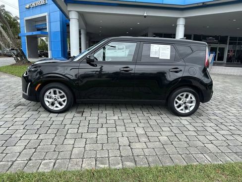 Used 2024 Kia Soul LX w/ Option Group 015 FWD image 31