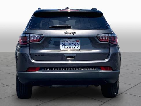 Used 2023 Jeep Compass Latitude AWD/4WD image 4