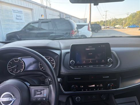 Used 2023 Nissan Rogue SV AWD/4WD image 21