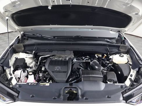 Used 2024 Toyota Grand Highlander AWD Hybrid image 16