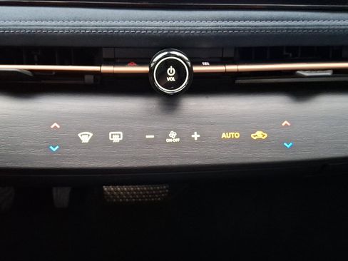 Certified 2024 Nissan Ariya AWD image 15