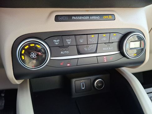 Used 2020 Ford Escape SE Sport AWD/4WD image 19