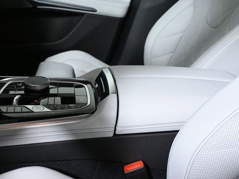 New 2026 BMW X5 xDrive40i w/ Premium Package image 24