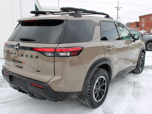 Certified 2025 Nissan Pathfinder Rock Creek image 9