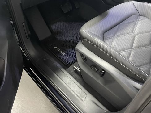 New 2026 Volkswagen Atlas Cross Sport SE AWD/4WD image 5