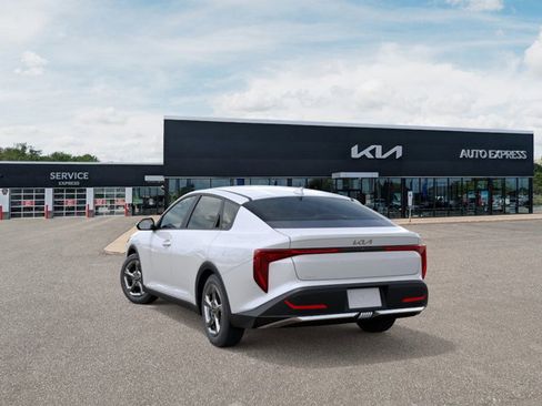 New 2026 Kia K4 LXS image 4