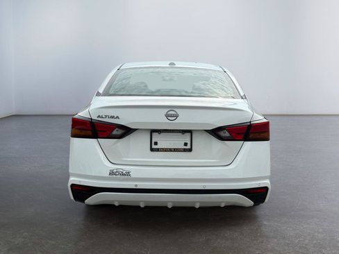 Used 2025 Nissan Altima 2.5 SV FWD image 4