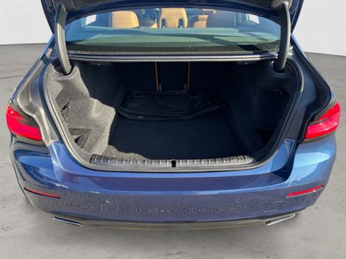 Used 2022 BMW 530i xDrive w/ Premium Package image 19