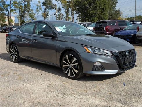 Used 2022 Nissan Altima 2.5 SR image 3