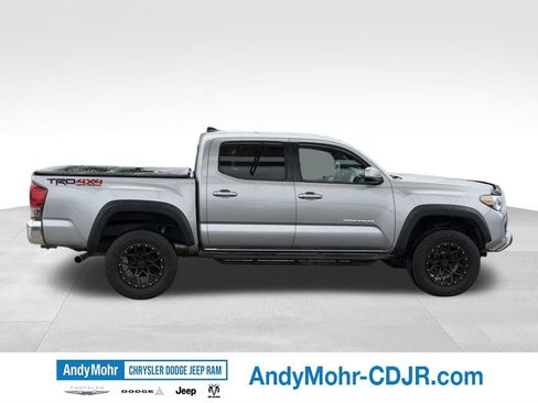 Used 2017 Toyota Tacoma TRD Off-Road w/ Tow Package (A/T) AWD/4WD image 8
