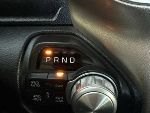 Used 2019 RAM 1500 Laramie AWD/4WD image 8