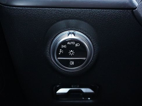 Used 2022 Mercedes-Benz C 300 4MATIC Sedan image 43