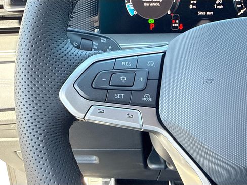 New 2026 Volkswagen Tiguan SE R-Line FWD image 37