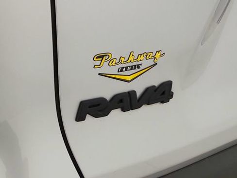 Used 2024 Toyota RAV4 XLE Premium AWD/4WD image 31
