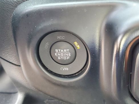 Used 2022 Jeep Wrangler Unlimited Sahara w/ Cold Weather Group image 27