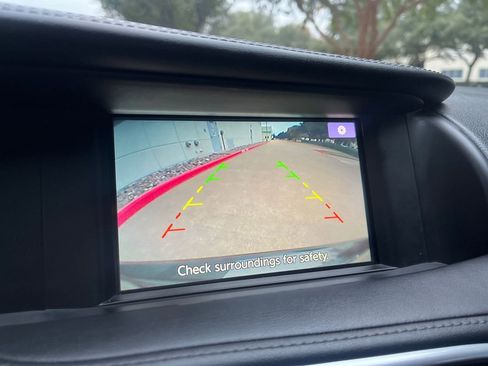 Used 2017 INFINITI QX30 Premium w/ Cargo Package image 25