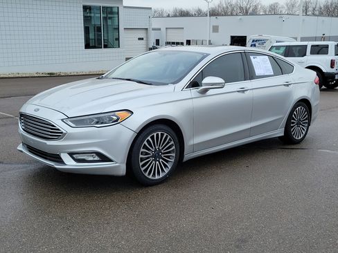 Used 2018 Ford Fusion Titanium image 2