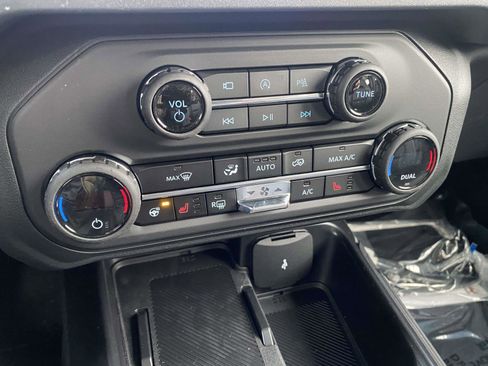 New 2025 Ford Bronco Outer Banks AWD/4WD image 24