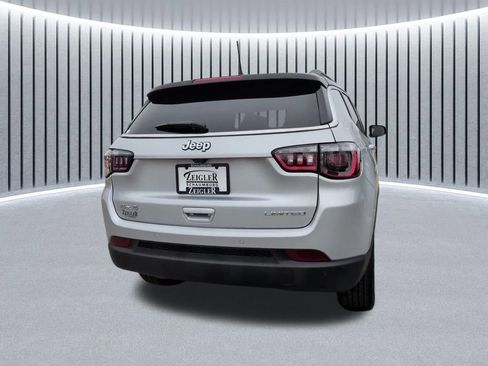 Used 2025 Jeep Compass Limited image 7