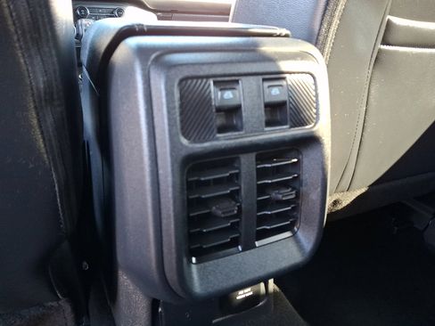 Certified 2025 Ford Bronco Outer Banks AWD/4WD image 11