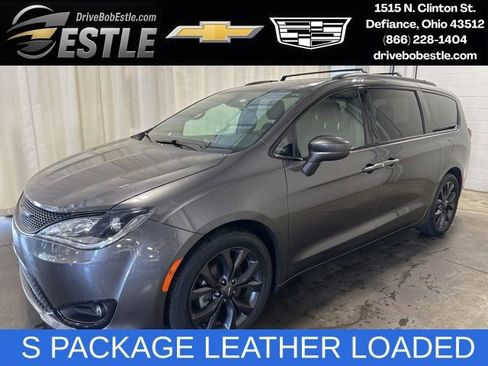 Used 2020 Chrysler Pacifica Touring-L w/ S Appearance Package image 1