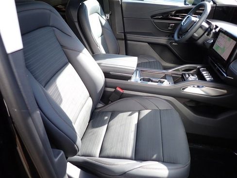 New 2026 Lincoln Nautilus Reserve w/ Jet Appearance Package image 11