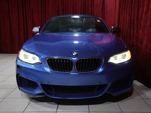 Used 2016 BMW M235i Convertible image 11