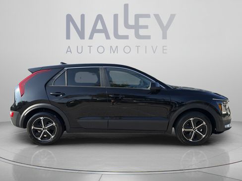 Certified 2025 Kia Niro LX FWD image 6