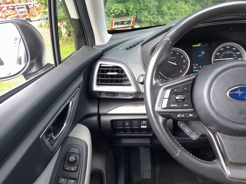 Used 2023 Subaru Forester Premium AWD/4WD image 17