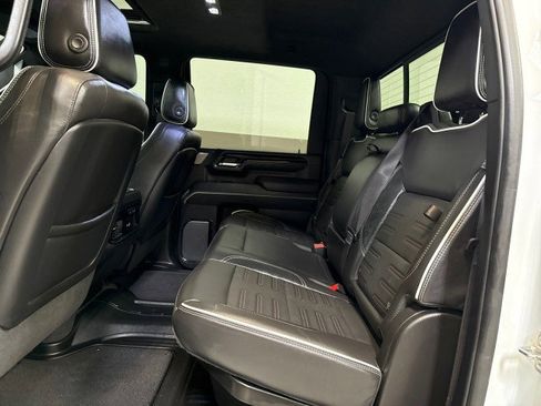 Used 2024 GMC Sierra 2500 AT4X image 42