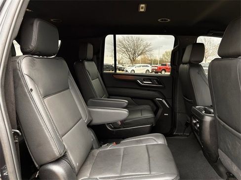 Used 2025 GMC Yukon XL Denali image 31