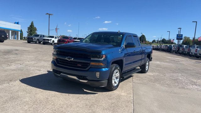 Used 2018 Chevrolet Silverado 1500 LT w/ All Star Edition AWD/4WD image 4