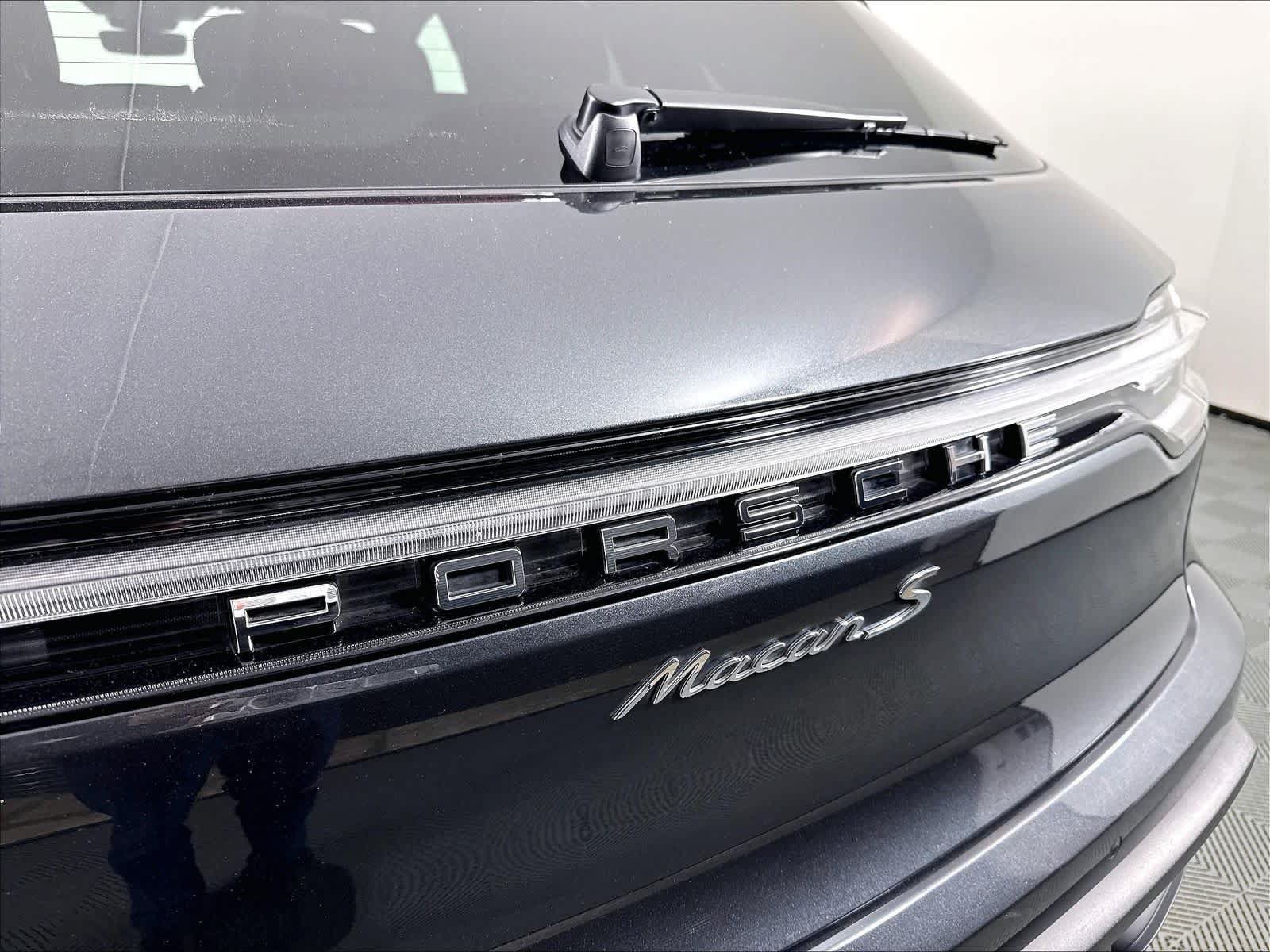 Certified 2023 Porsche Macan S AWD/4WD image 32