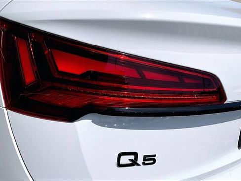 Used 2023 Audi Q5 2.0T Premium Plus w/ Premium Plus Package AWD/4WD image 23
