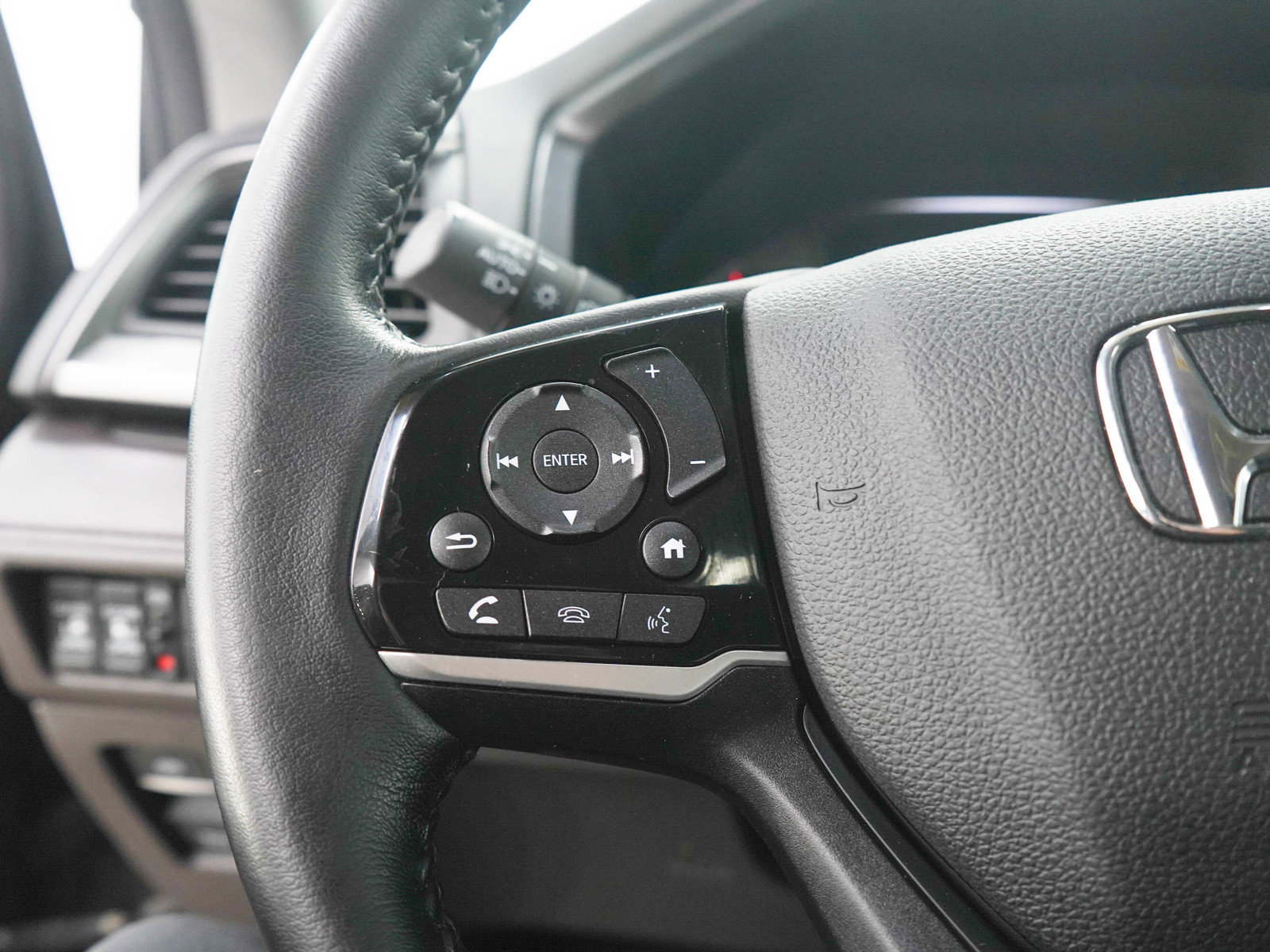Used 2018 Honda Odyssey Touring image 29