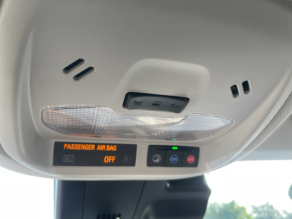 Certified 2025 Chevrolet Trax LT FWD image 23