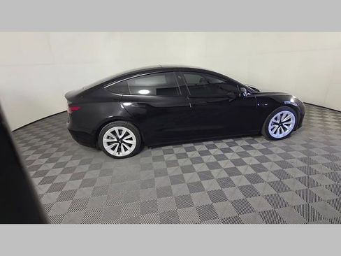 Used 2022 Tesla Model 3 Standard Range image 35