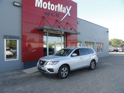 Used 2019 Nissan Pathfinder SL