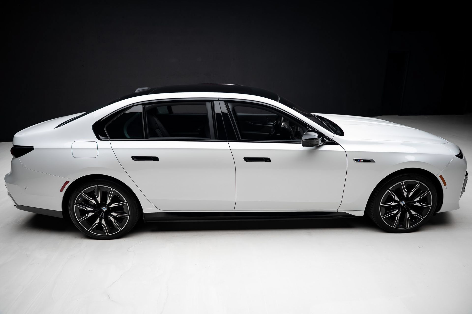 Used 2024 BMW i7 M70 AWD/4WD image 35