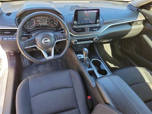 Used 2024 Nissan Altima 2.5 SV image 15