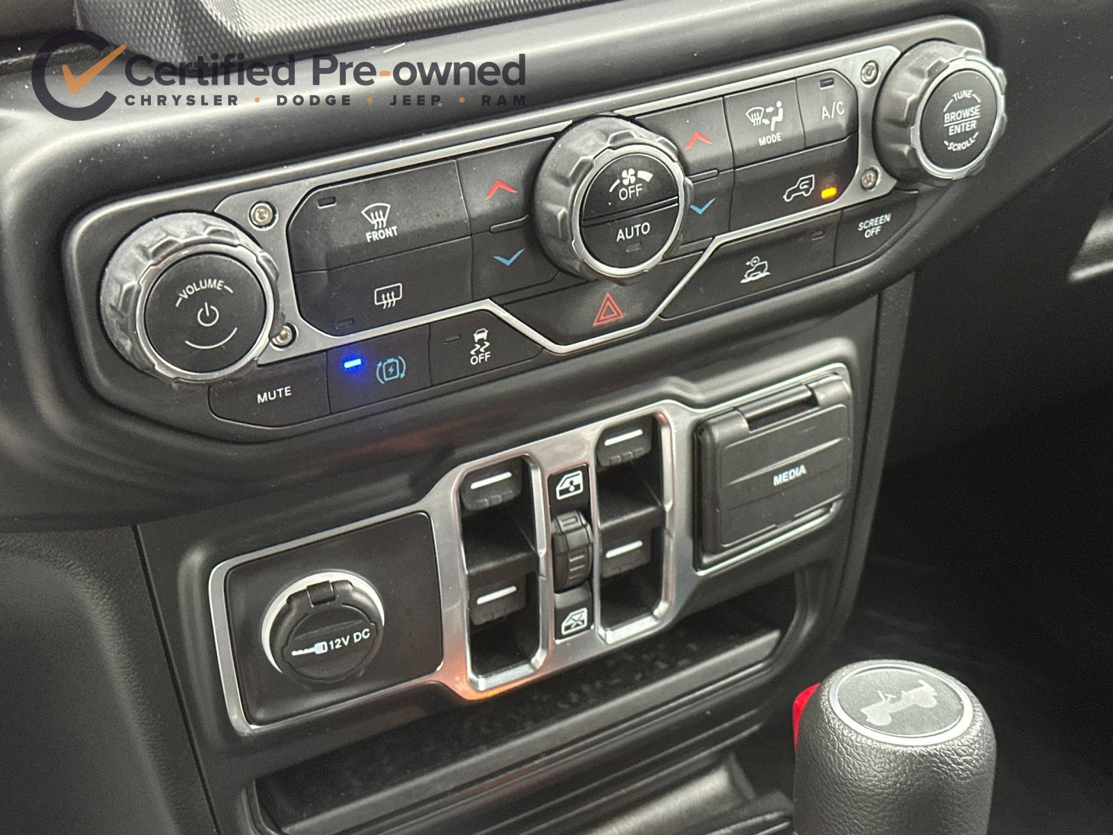 Used 2023 Jeep Wrangler Unlimited w/ Sun & Screen Package AWD/4WD image 21